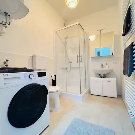 Modern New Eggenberg 1b Apartment Graz