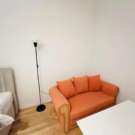 Modern New Eggenberg 1b Apartment